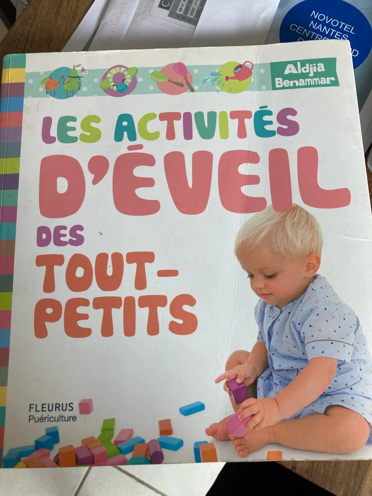 Livre « les activités d éveil des tout petits »